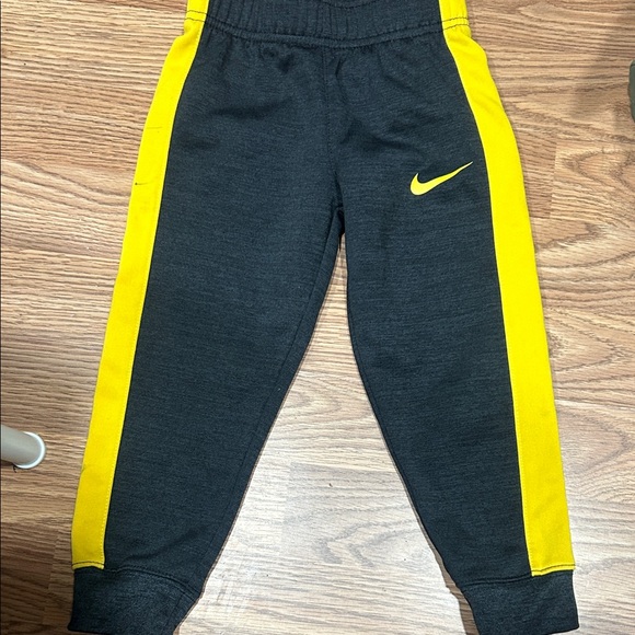 Nike Charcoal and Yellow Hoodie Set 3T - Picture 3 of 3